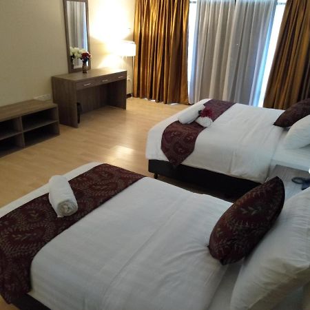Temu Primula Hotel Kampong Seberang Timor Eksteriør billede