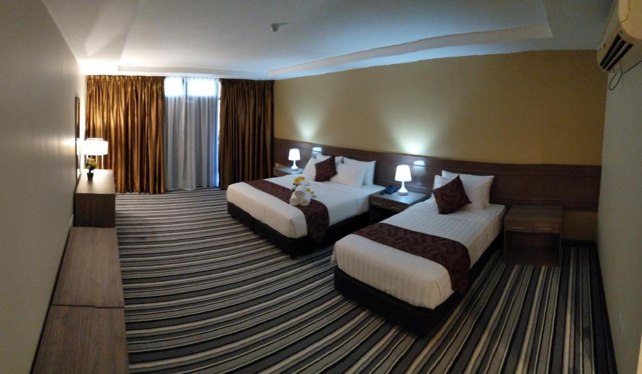 Temu Primula Hotel Kampong Seberang Timor Eksteriør billede