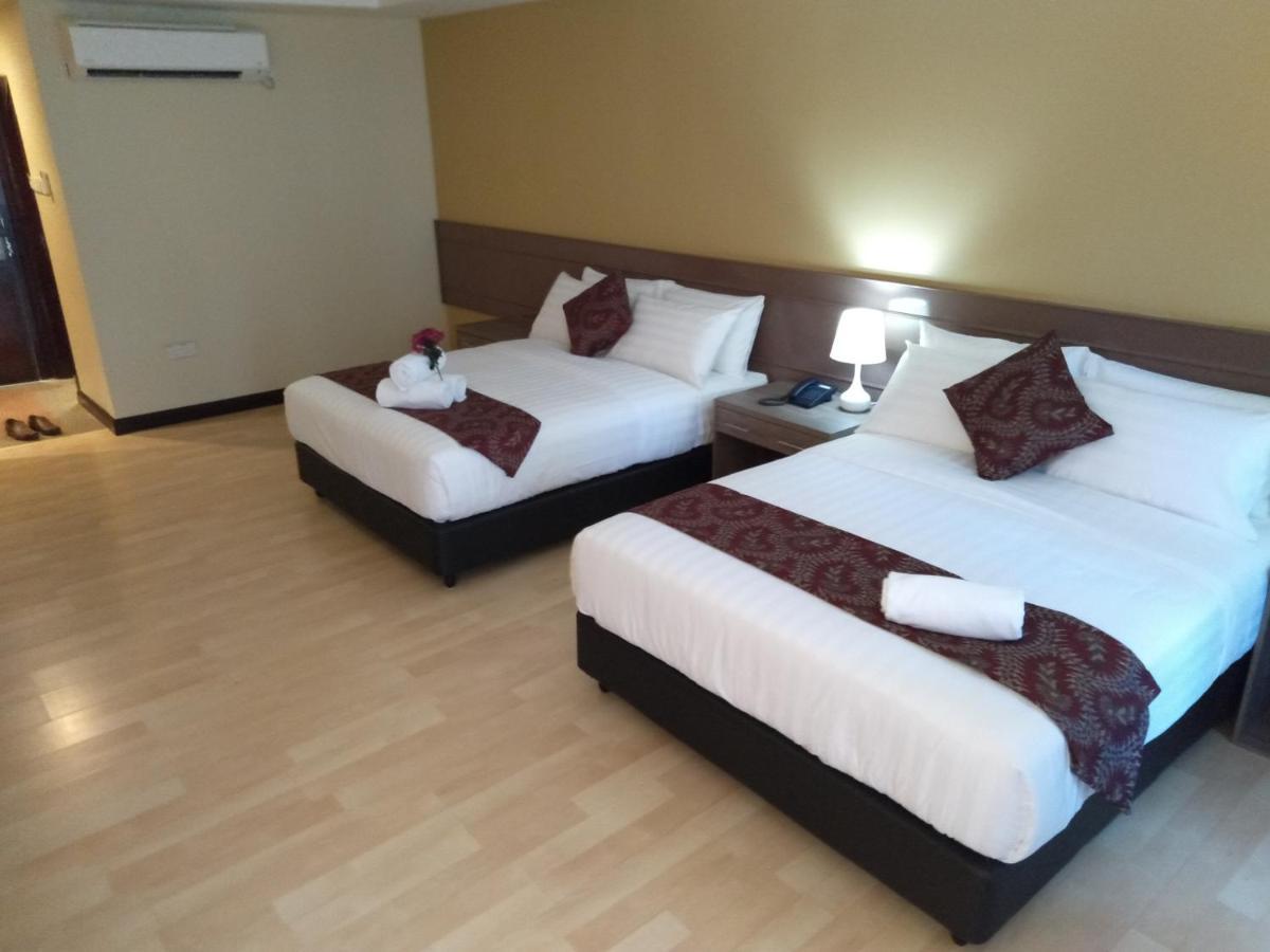 Temu Primula Hotel Kampong Seberang Timor Eksteriør billede