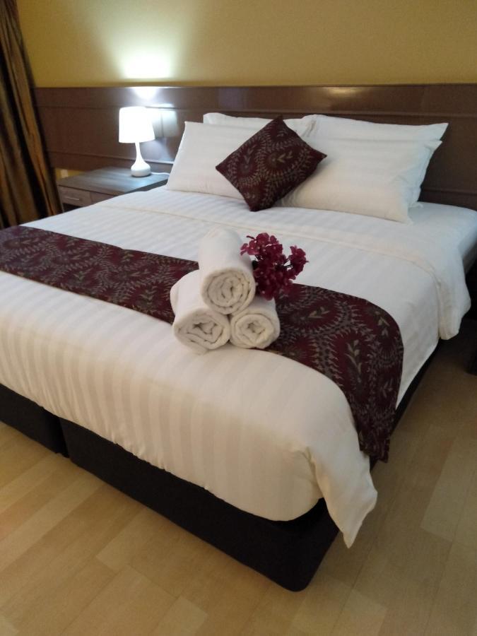 Temu Primula Hotel Kampong Seberang Timor Eksteriør billede